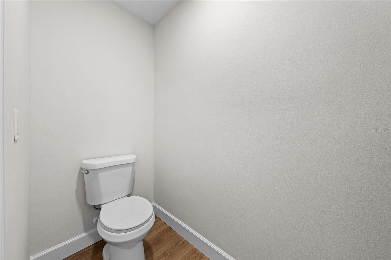 Image 35 of 51 For 5824 Dease Rd