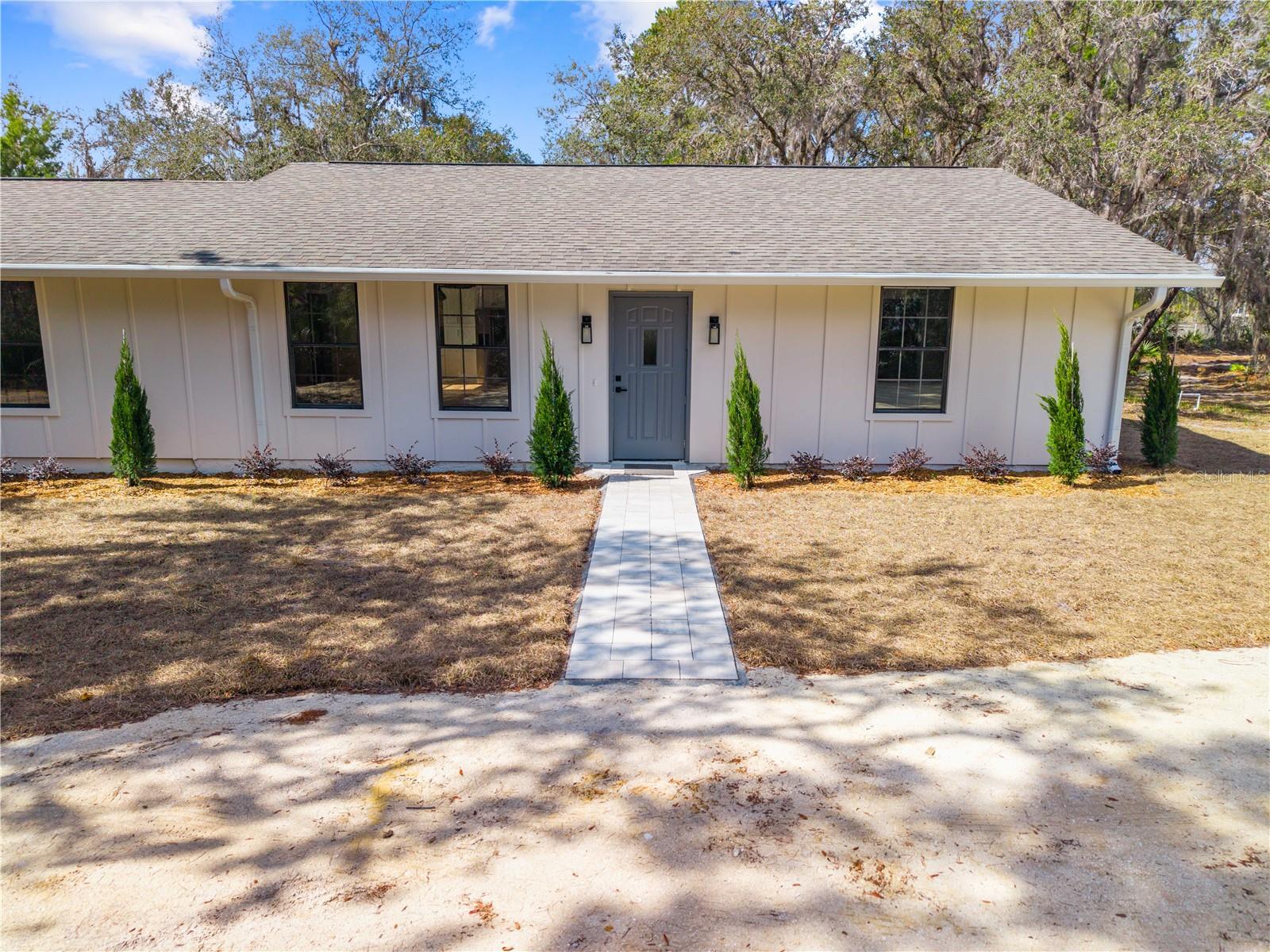 Image 4 of 51 For 5824 Dease Rd