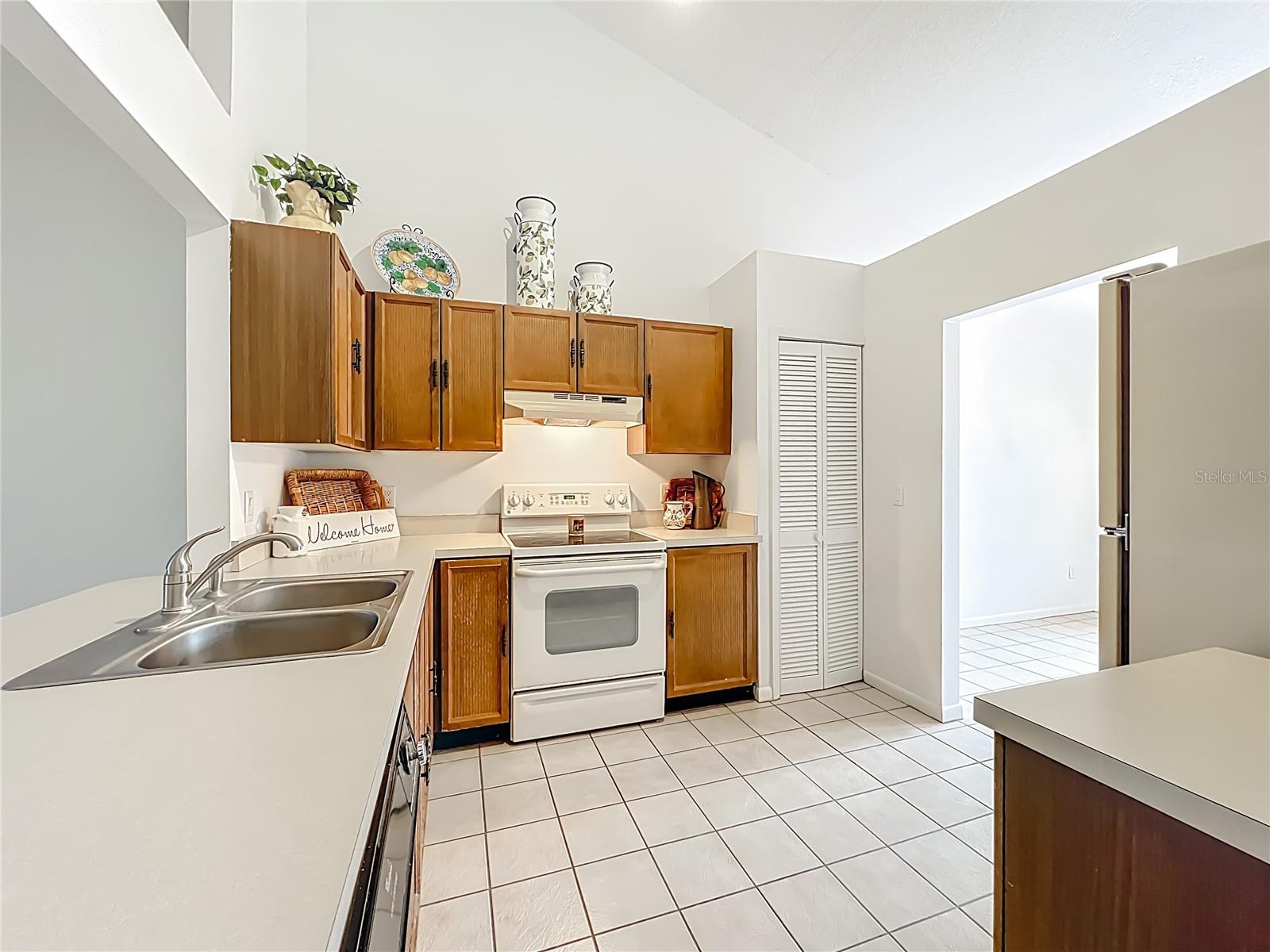 Image 18 of 49 For 9467 Lake Lotta Circle