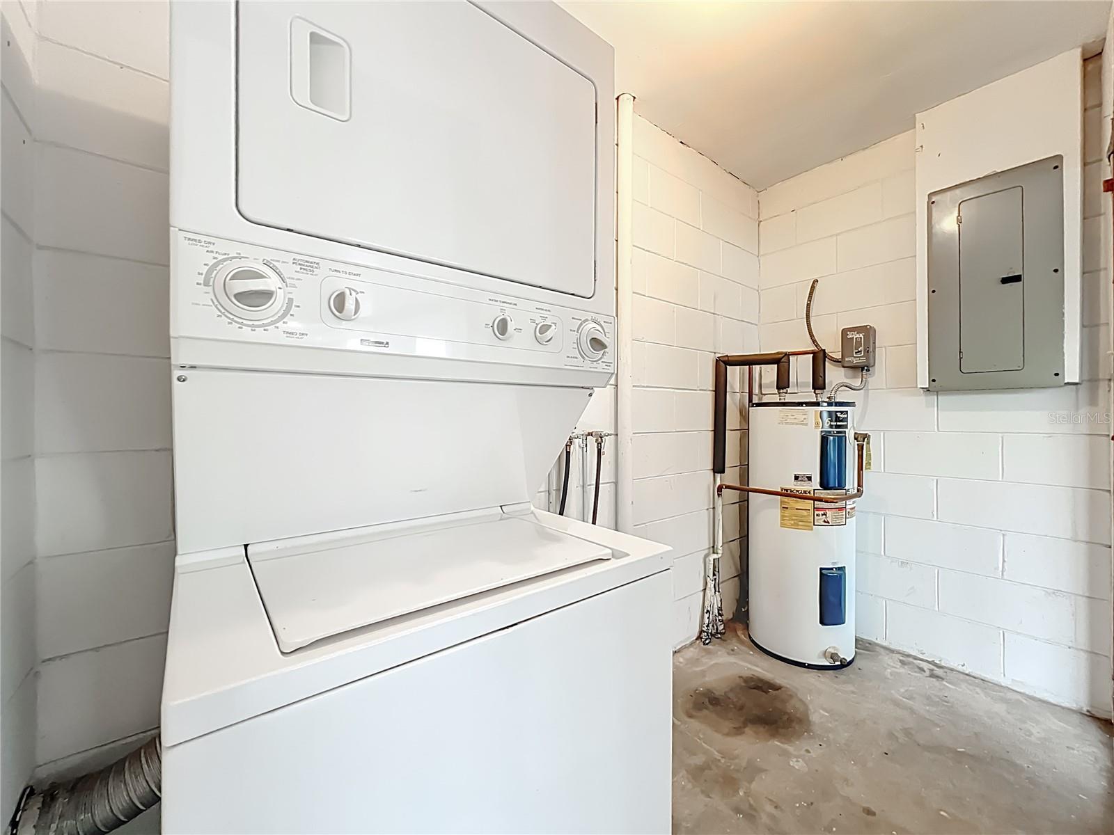 Image 36 of 49 For 9467 Lake Lotta Circle