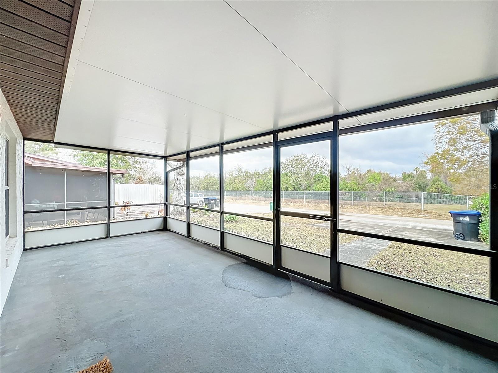 Image 38 of 49 For 9467 Lake Lotta Circle