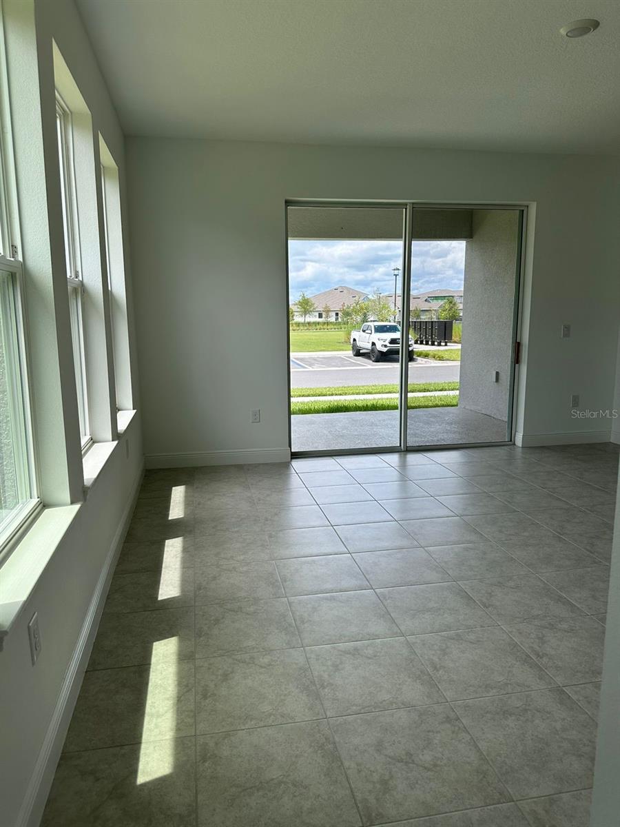 Image 15 of 42 For 19044 Blueleaf Street