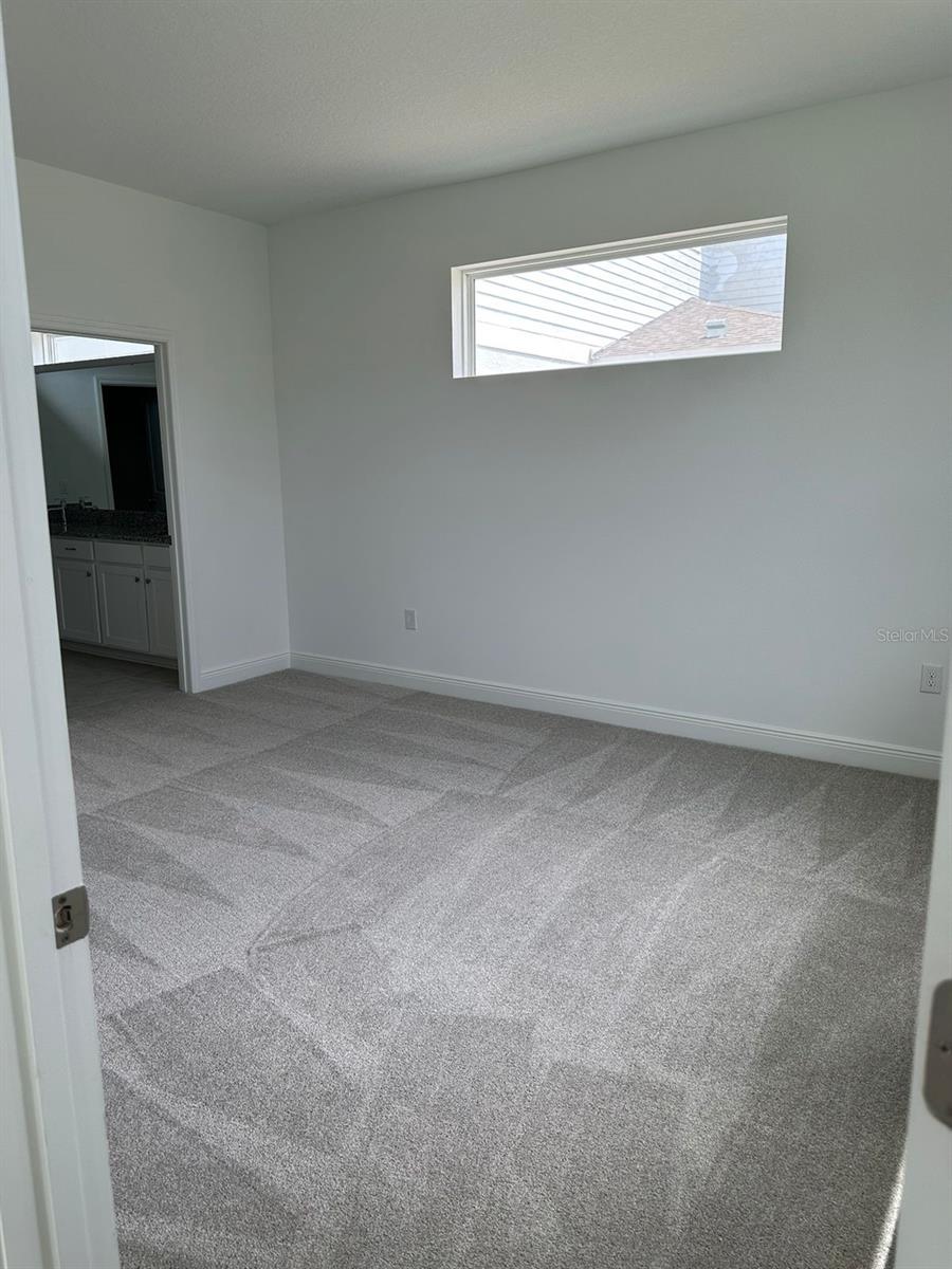 Image 21 of 42 For 19044 Blueleaf Street