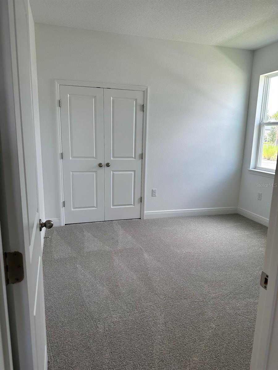 Image 34 of 42 For 19044 Blueleaf Street