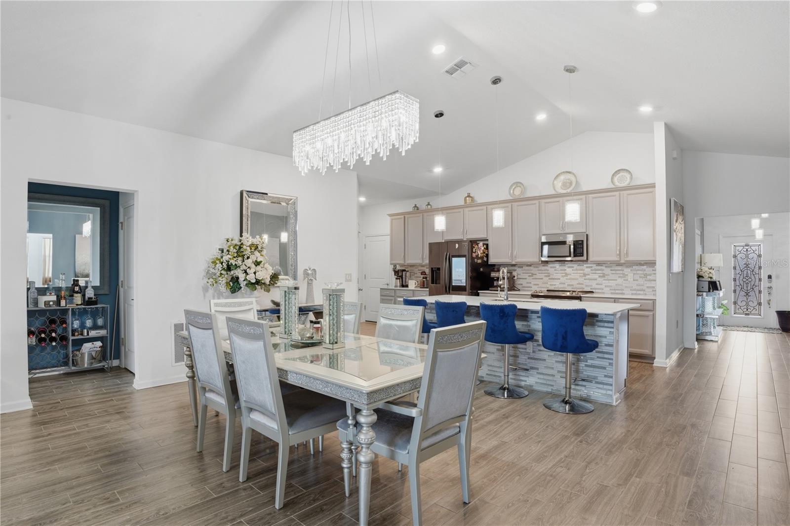 Image 3 of 38 For 500 Watusi Way