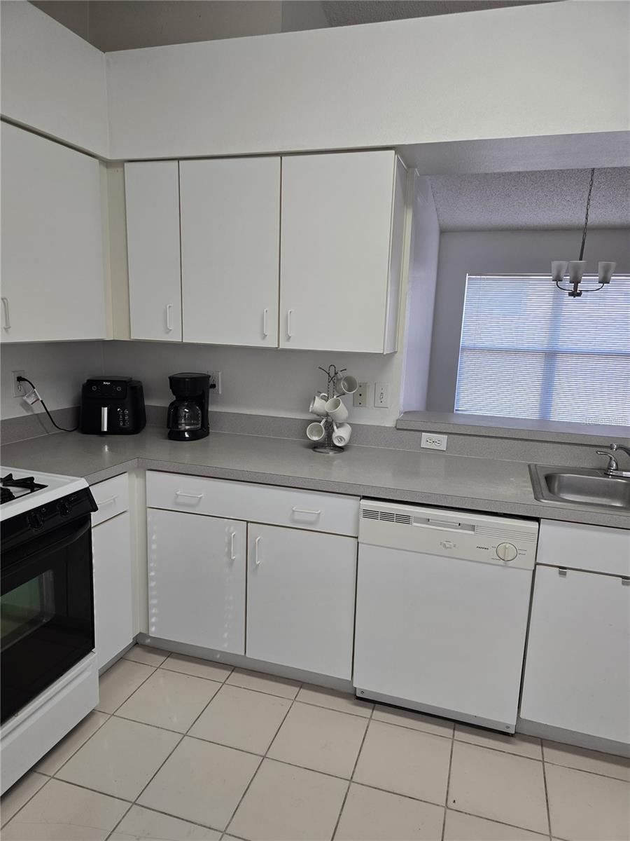 Image 3 of 5 For 11755 Foxglove Drive