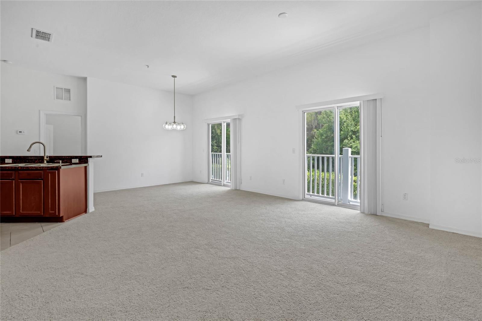 Image 13 of 37 For 10802 Eclipse Lily Way 50a