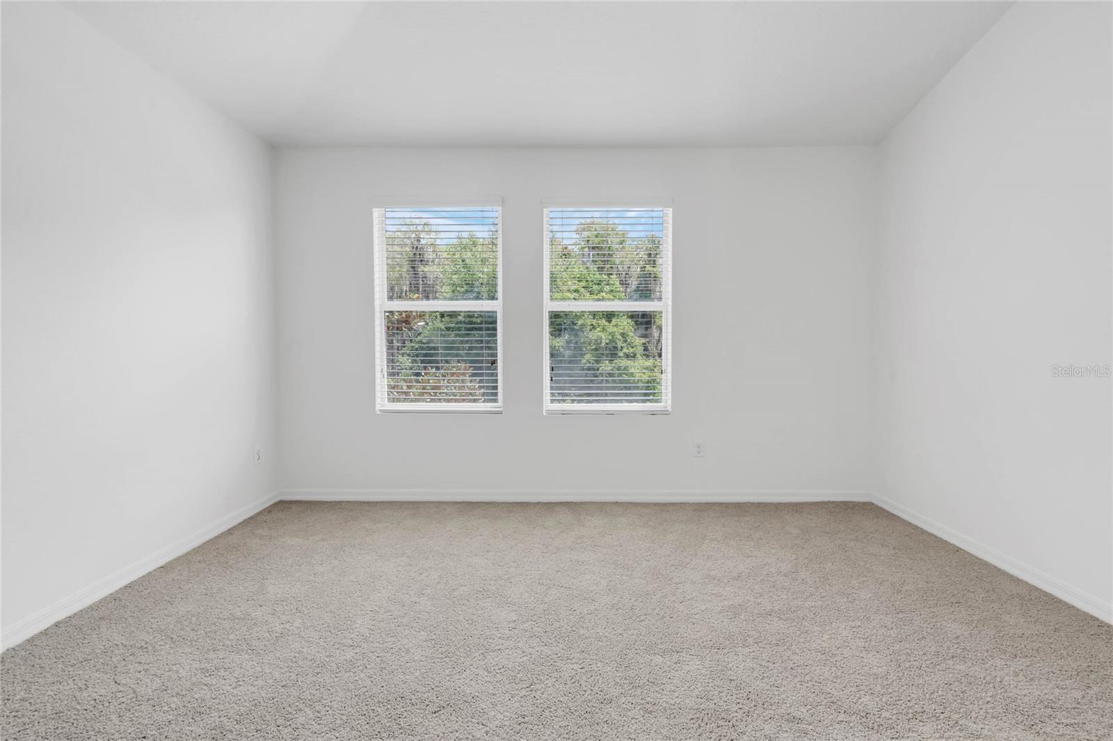 Image 22 of 37 For 10802 Eclipse Lily Way 50a