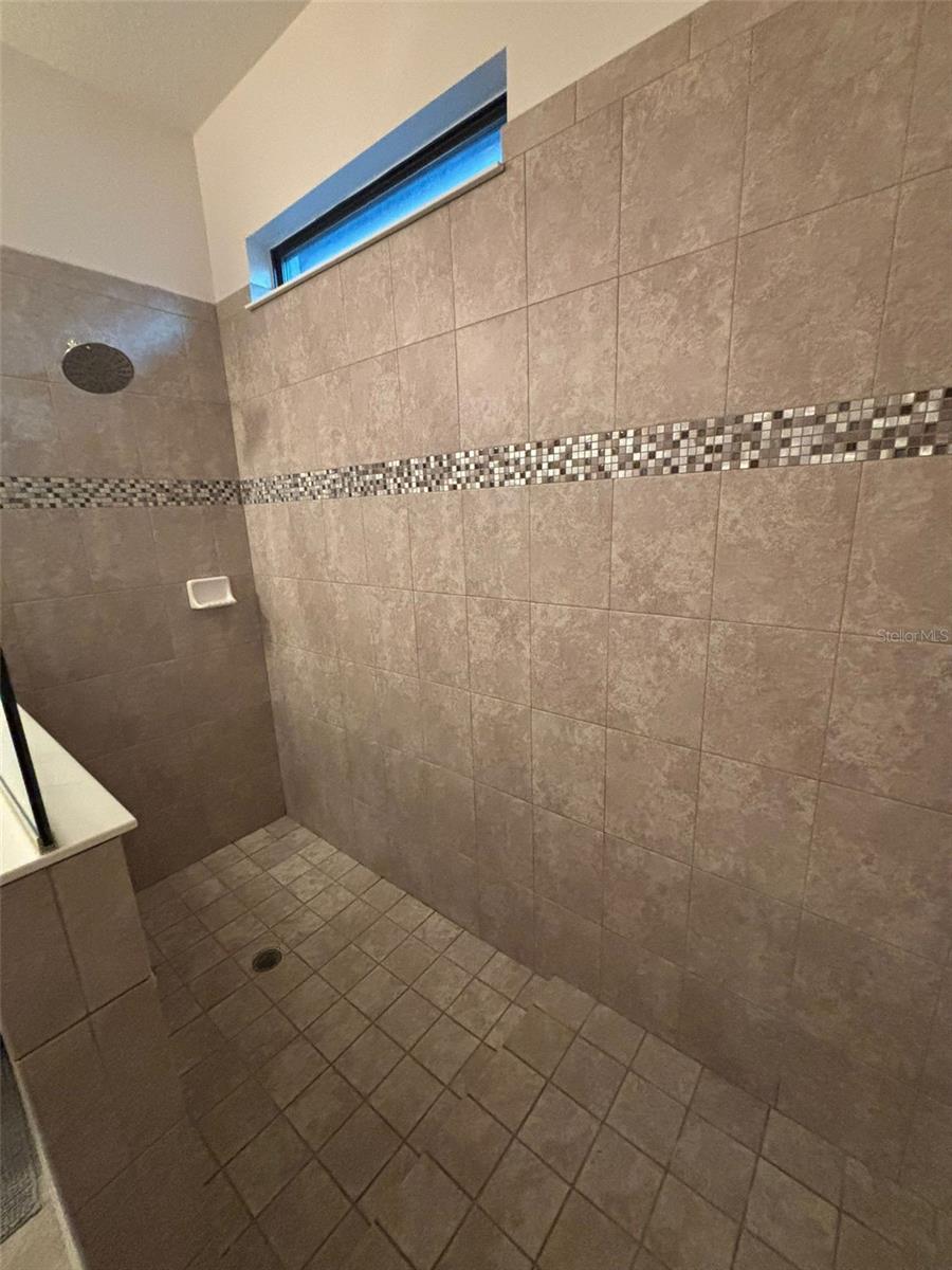 Image 24 of 42 For 1000 Vicenza Street