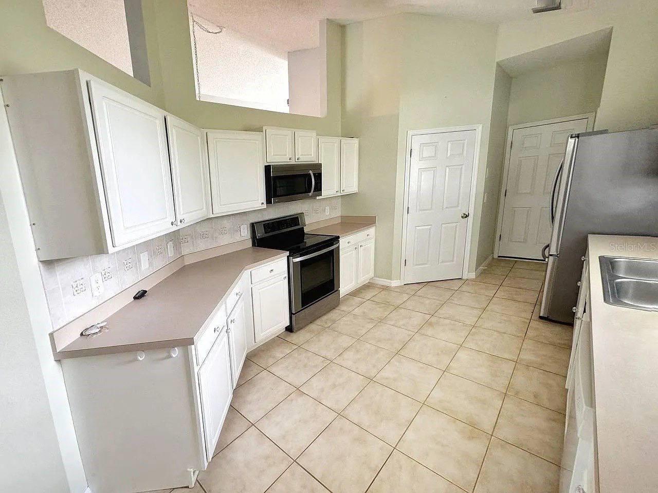 Image 10 of 21 For 13001 Yardsley Court