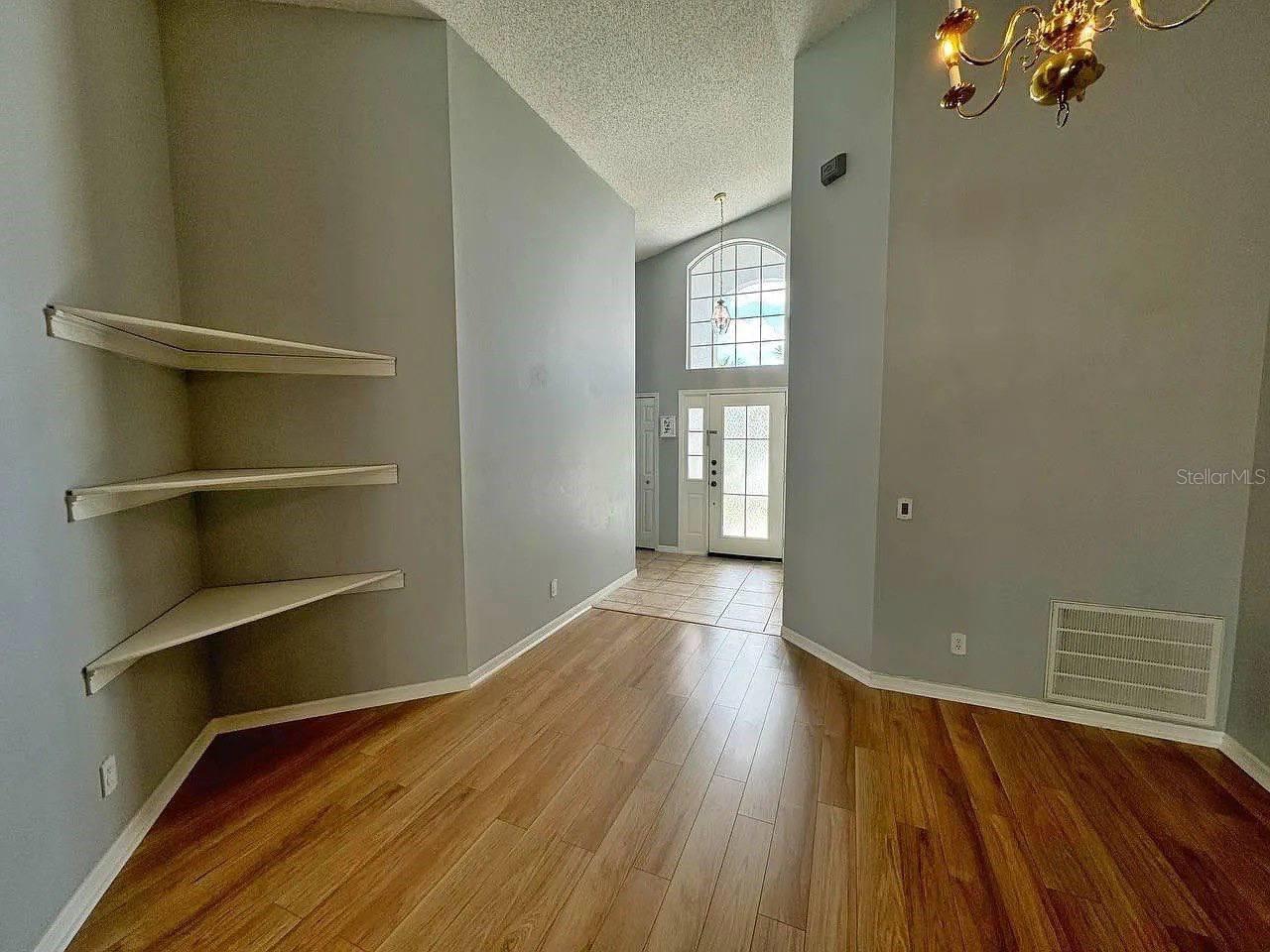 Image 6 of 21 For 13001 Yardsley Court