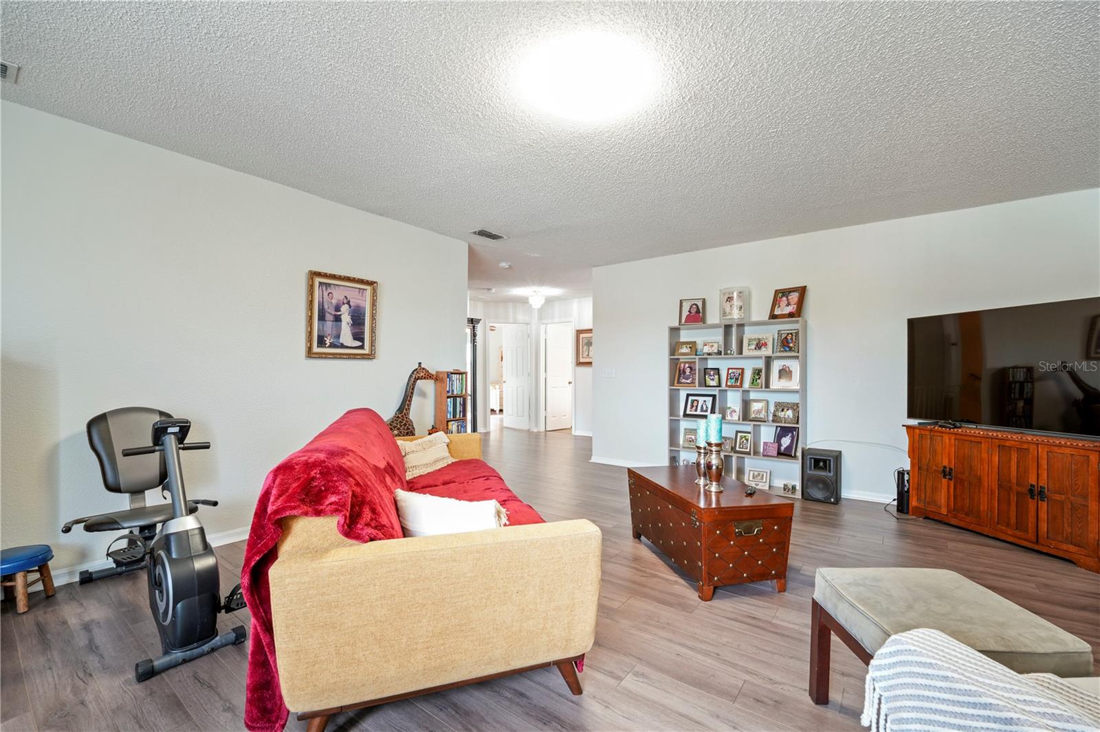 Image 23 of 35 For 709 Clifton Hills Street