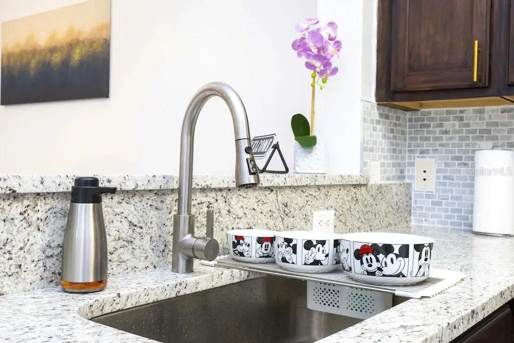 Image 7 of 37 For 3176 Feltrim Place 101