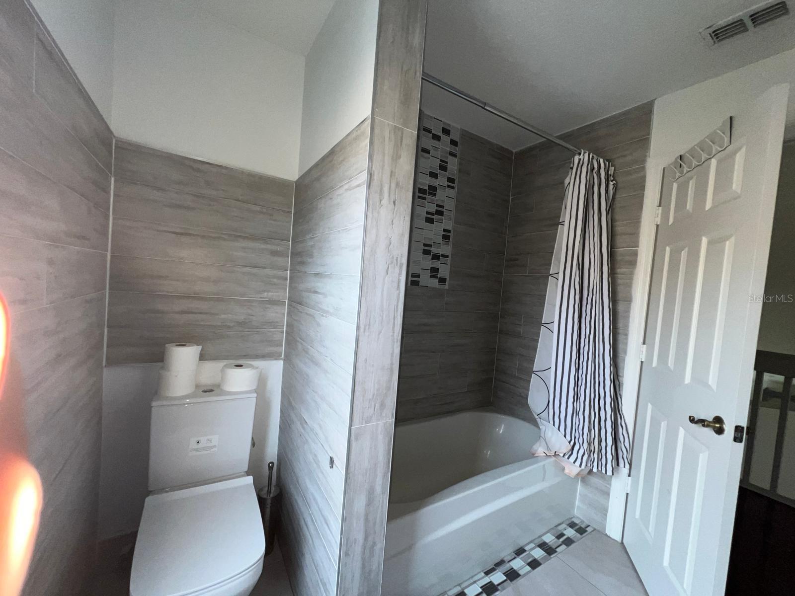 Image 16 of 22 For 6417 Winder Oaks Boulevard