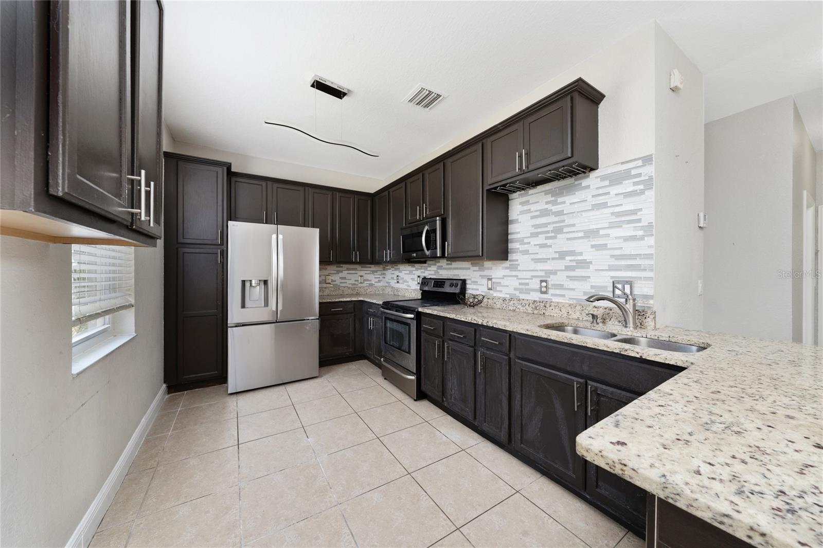 Image 7 of 24 For 2962 White Cedar Dr