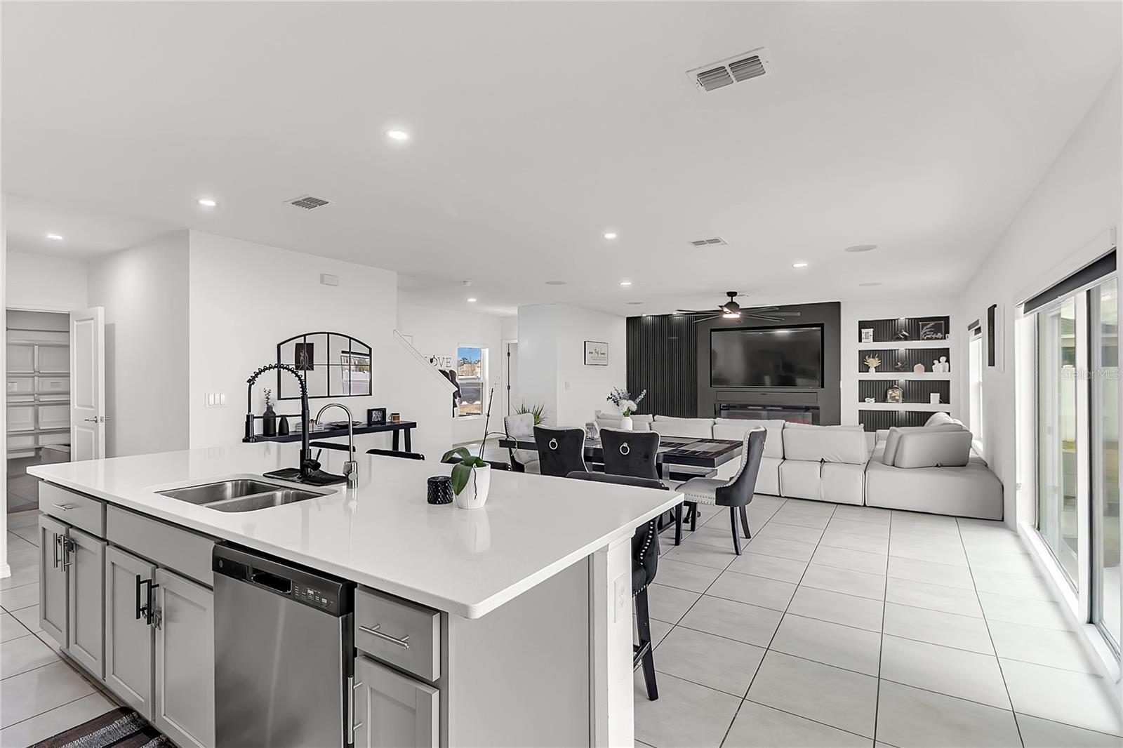 Image 15 of 28 For 132 Citrine Loop