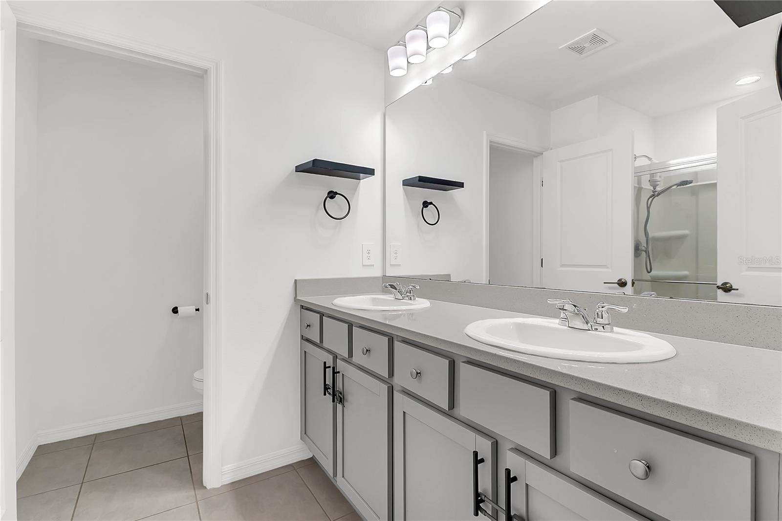 Image 21 of 28 For 132 Citrine Loop