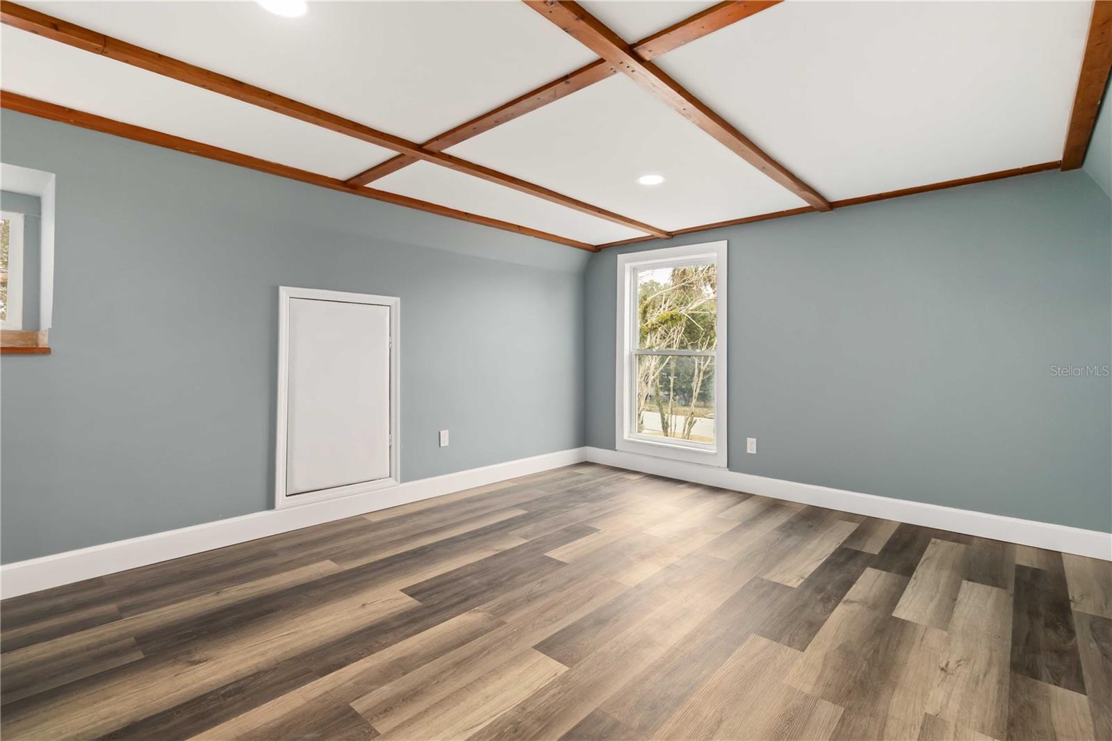 Image 10 of 14 For 3922 Ridgewood Drive