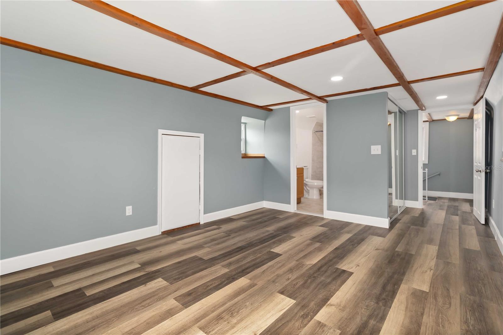 Image 11 of 14 For 3922 Ridgewood Drive