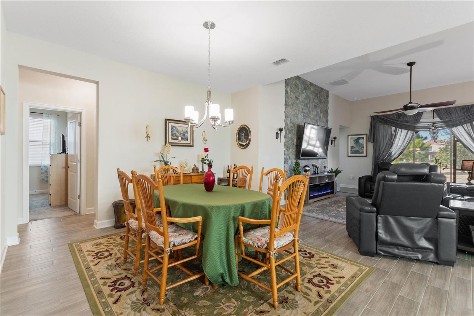 Image 16 of 85 For 8979 Croquet Court