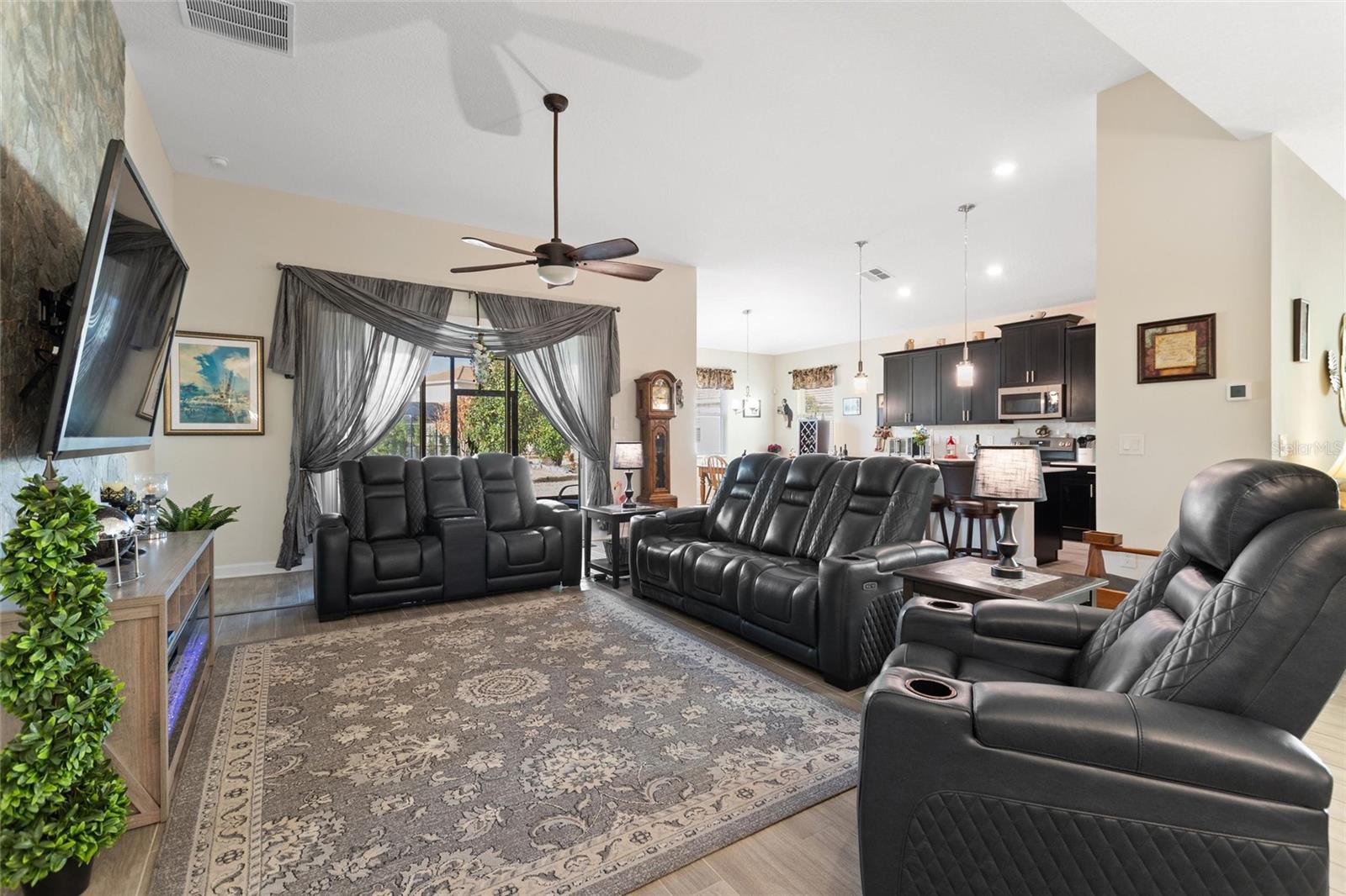 Image 9 of 85 For 8979 Croquet Court