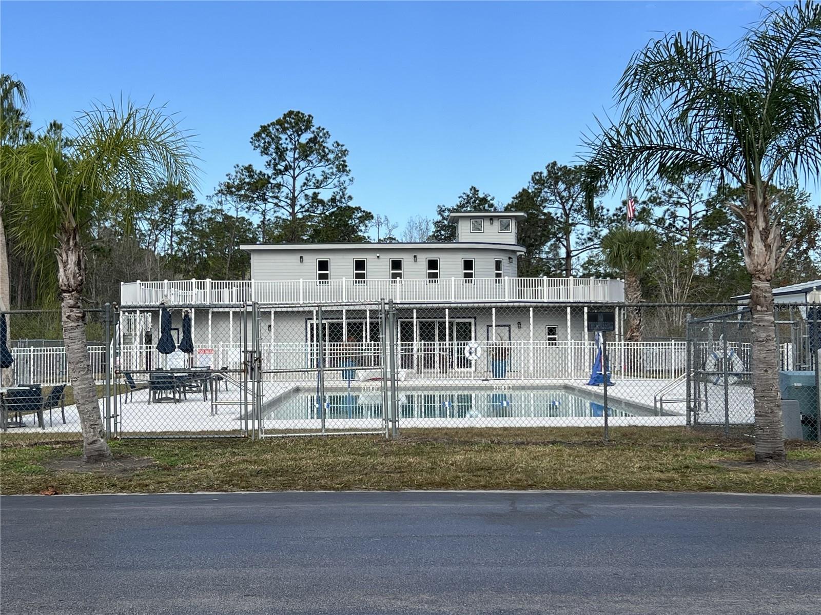 Image 15 of 18 For 1305 Pine Island Drive N