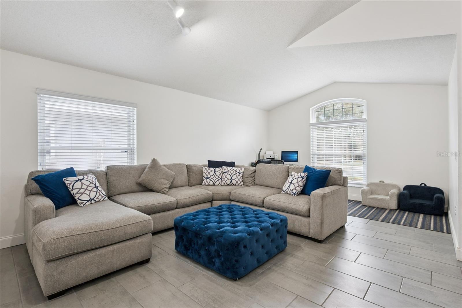 Image 6 of 43 For 13607 Hawkeye Drive