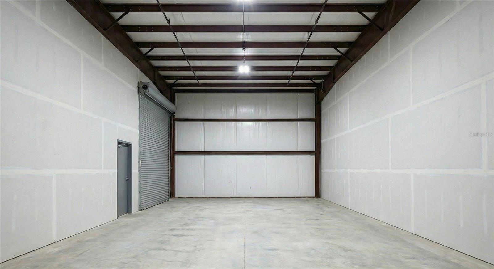 Image 2 of 4 For 2005 Tree Fork Lane 113