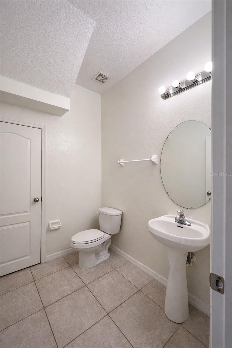 Image 10 of 25 For 15342 Oak Apple Court