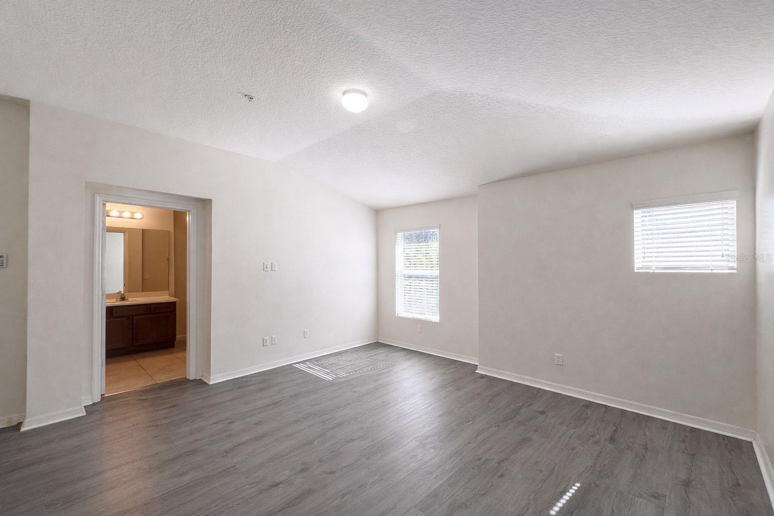 Image 14 of 25 For 15342 Oak Apple Court