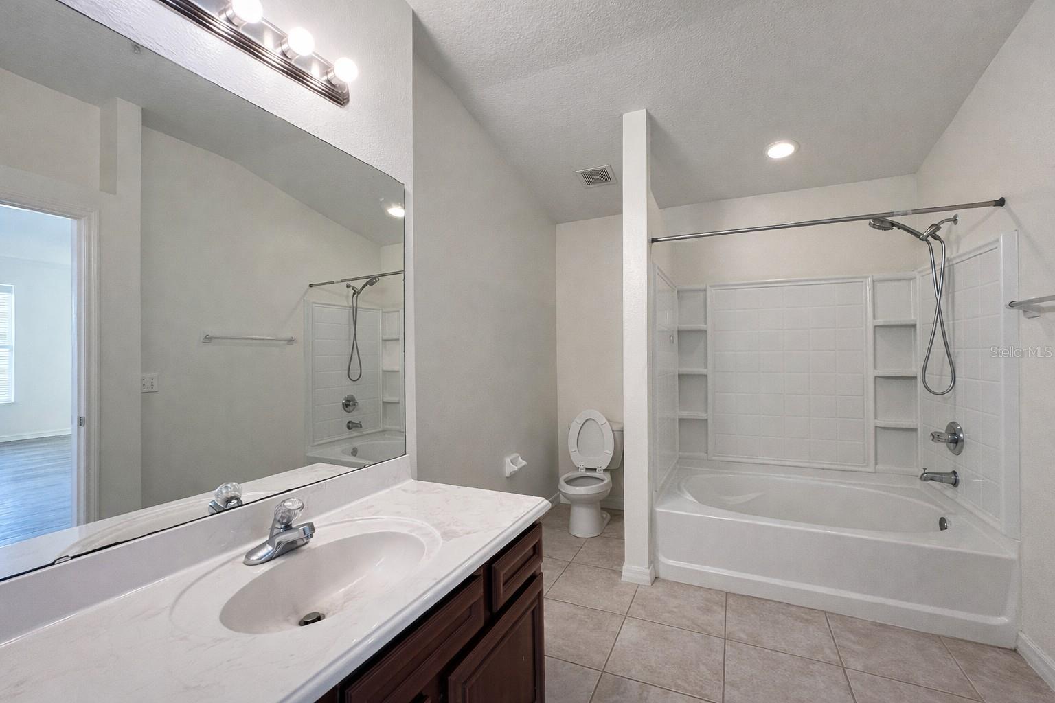 Image 16 of 25 For 15342 Oak Apple Court