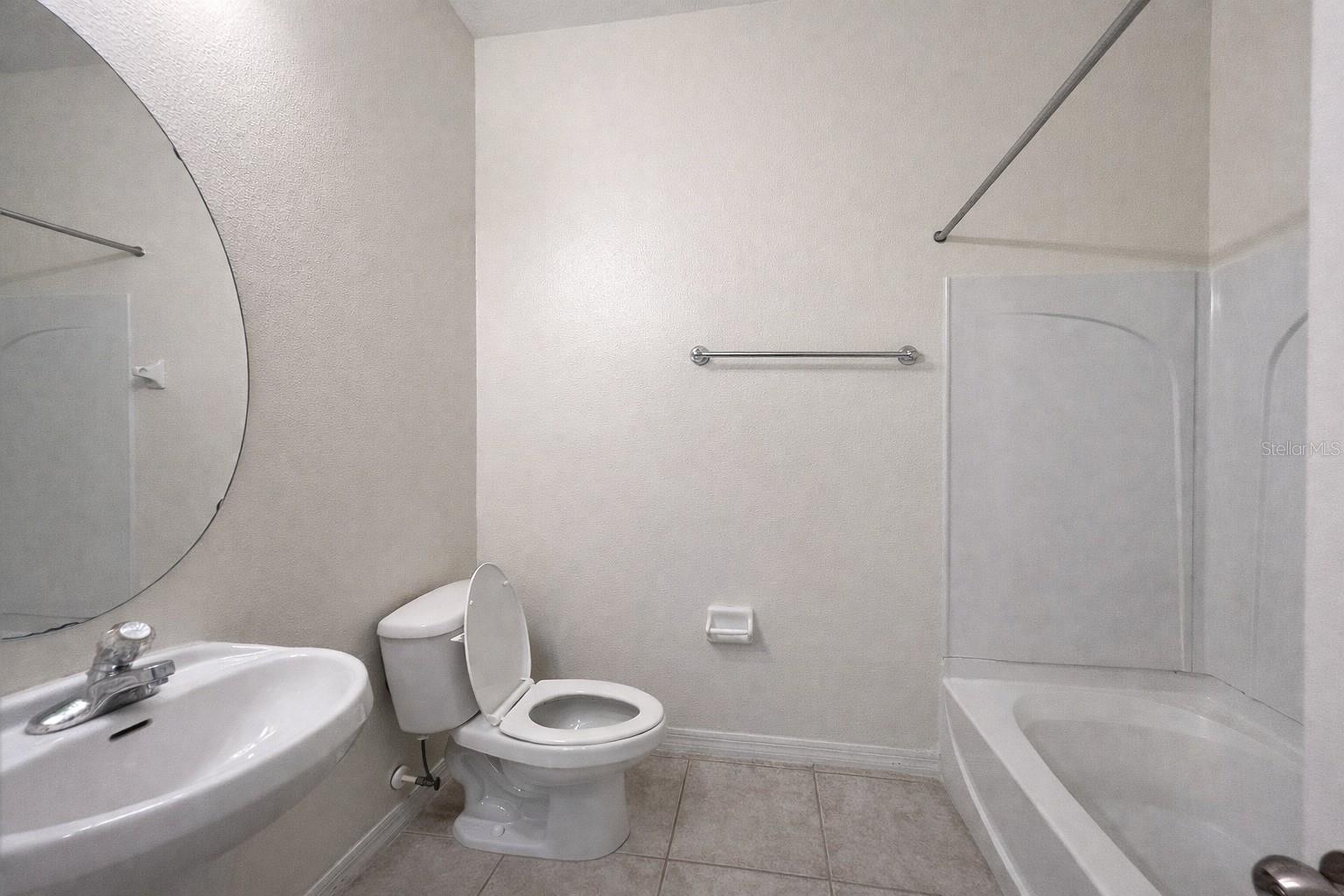 Image 19 of 25 For 15342 Oak Apple Court