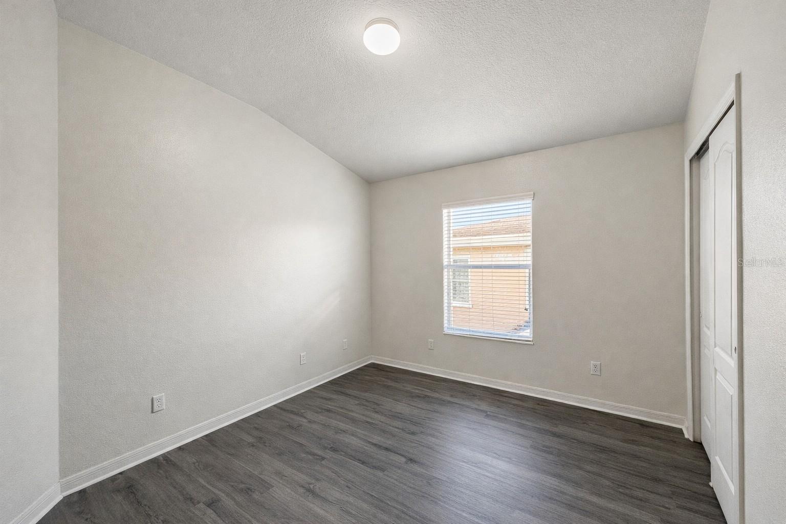 Image 20 of 25 For 15342 Oak Apple Court