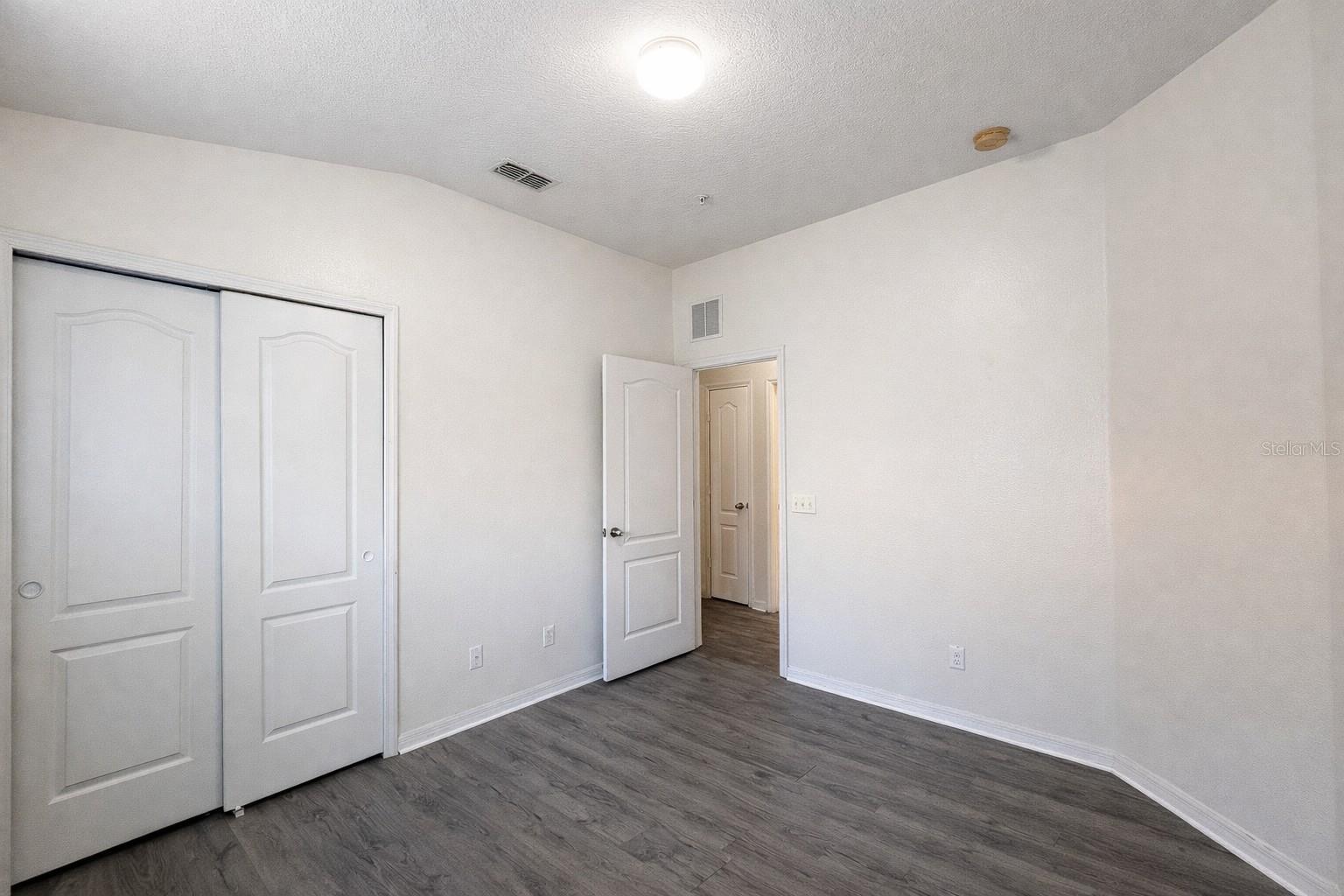 Image 21 of 25 For 15342 Oak Apple Court