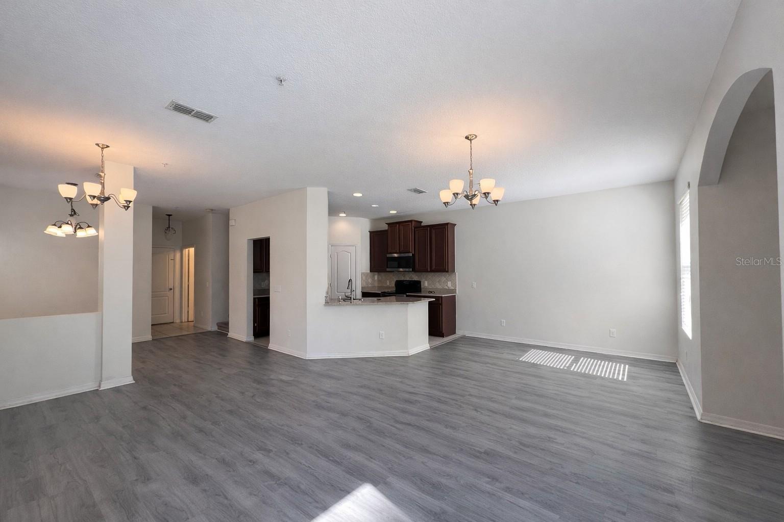 Image 3 of 25 For 15342 Oak Apple Court