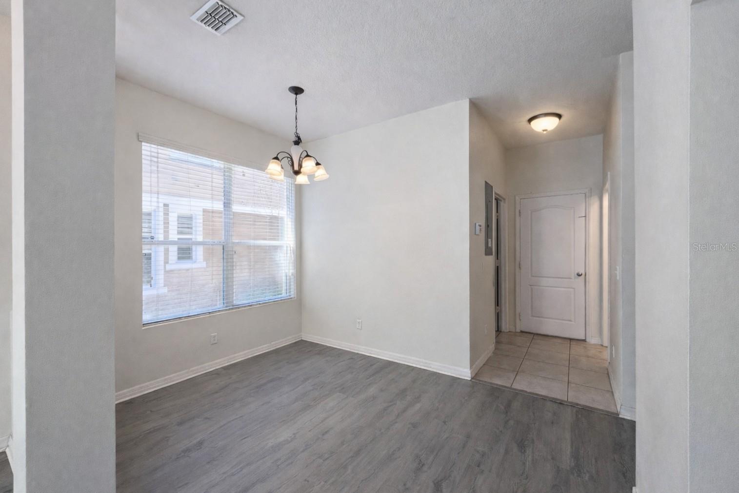 Image 5 of 25 For 15342 Oak Apple Court