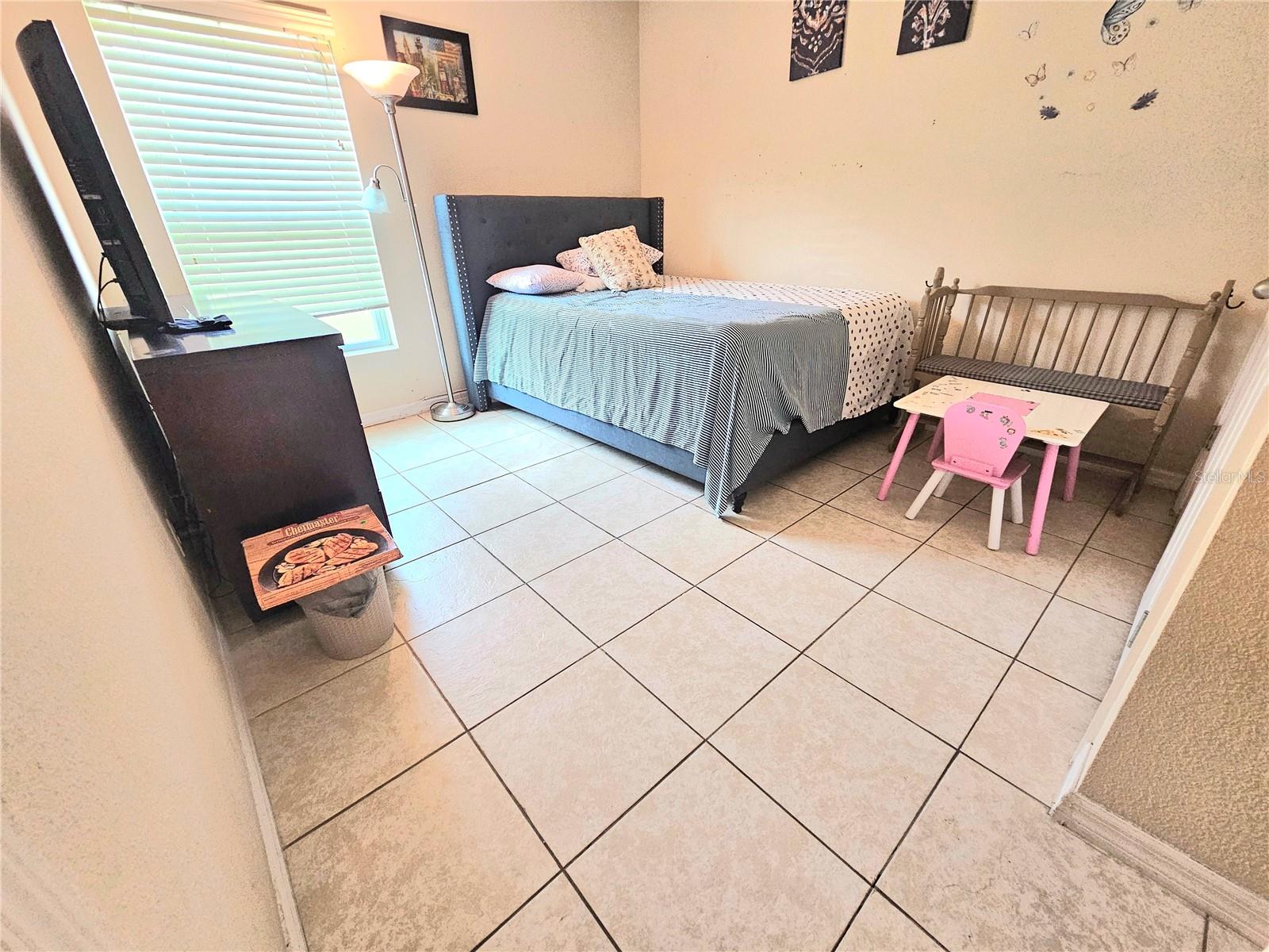 Listing photo id 2 for 343 Ardmore Street