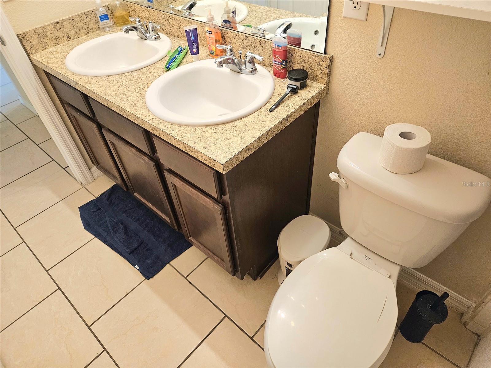 Listing photo id 4 for 343 Ardmore Street