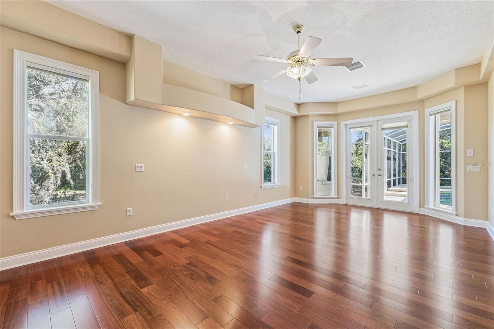 Image 14 of 66 For 5355 Mill Stream Ct