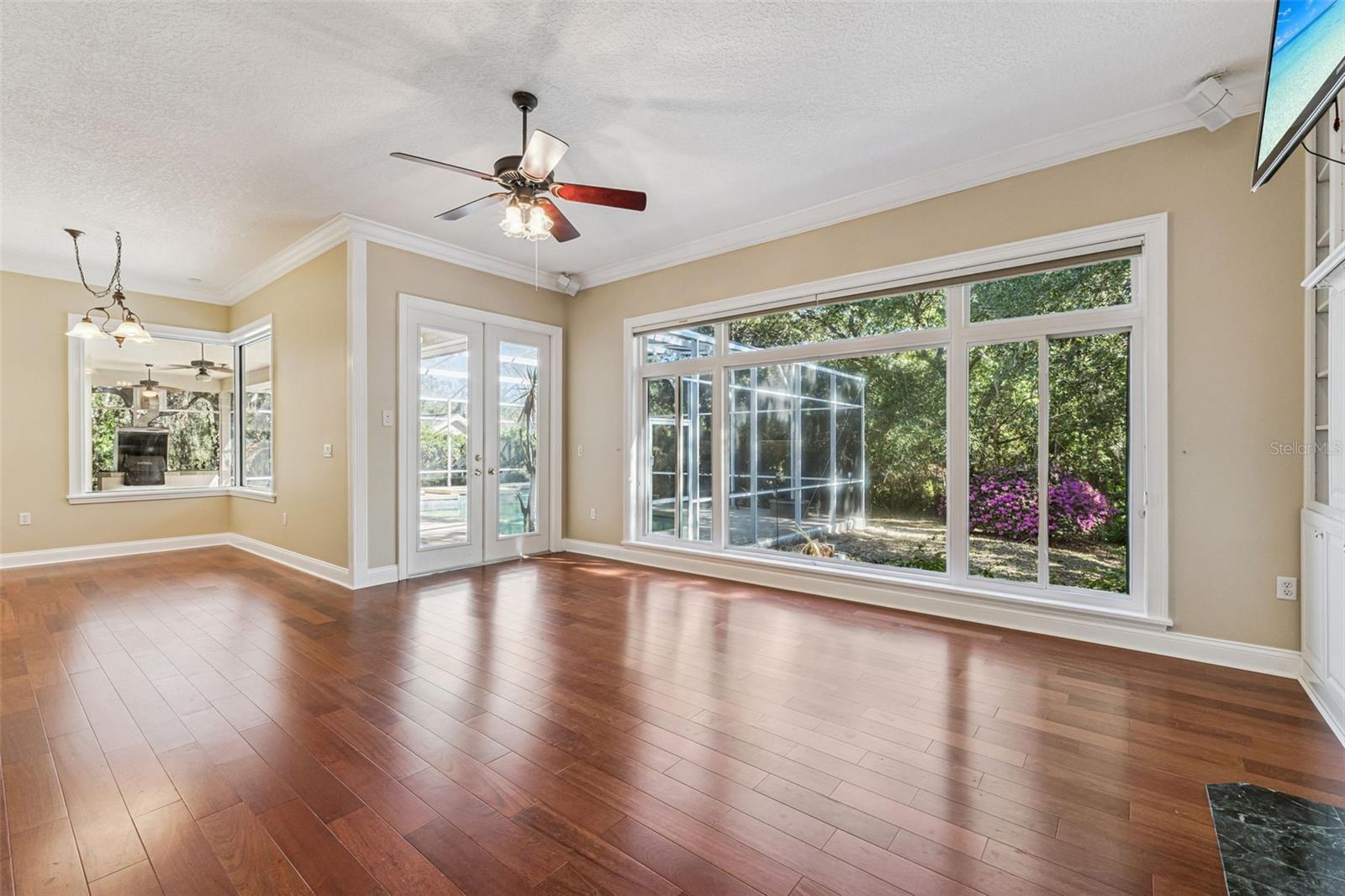 Image 18 of 66 For 5355 Mill Stream Ct