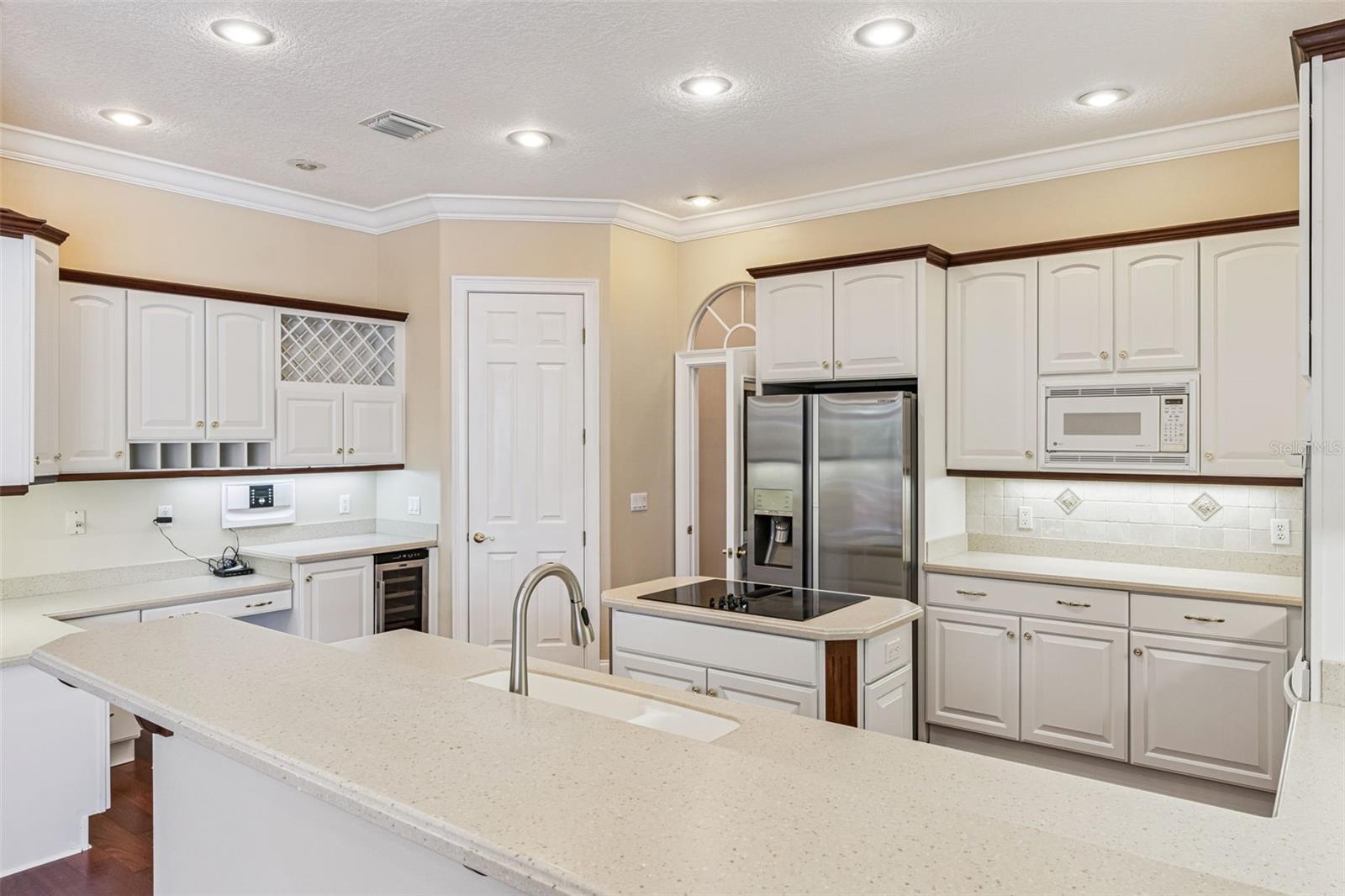 Image 26 of 66 For 5355 Mill Stream Ct