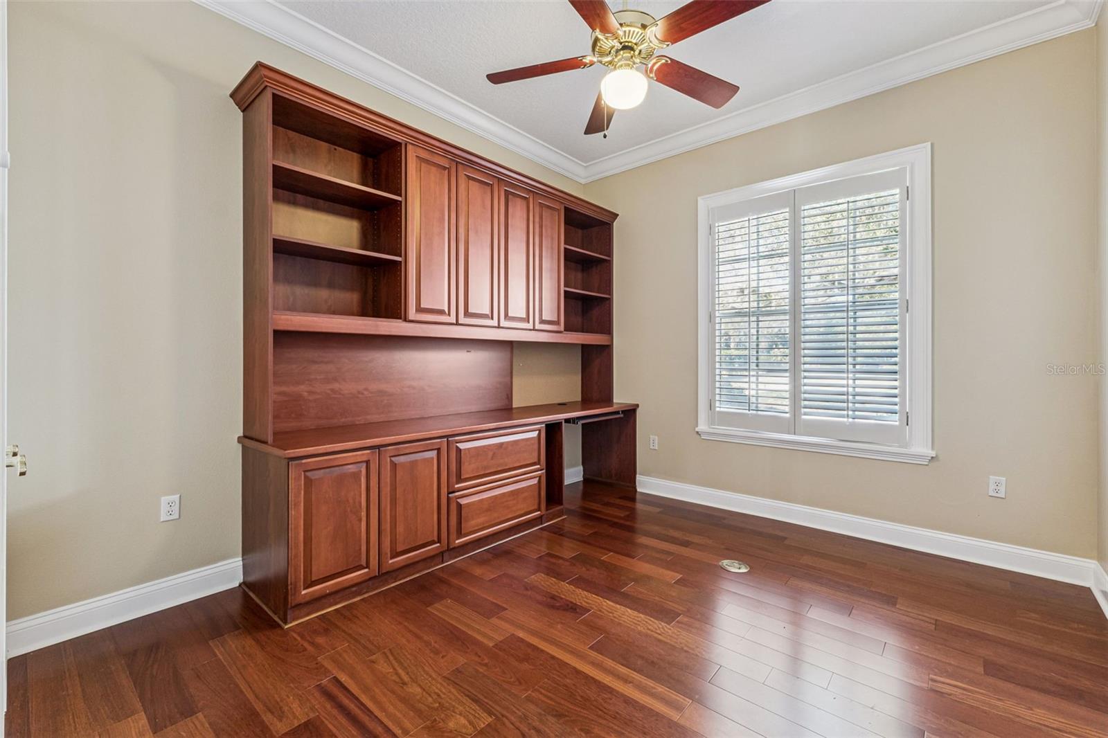 Image 29 of 66 For 5355 Mill Stream Ct