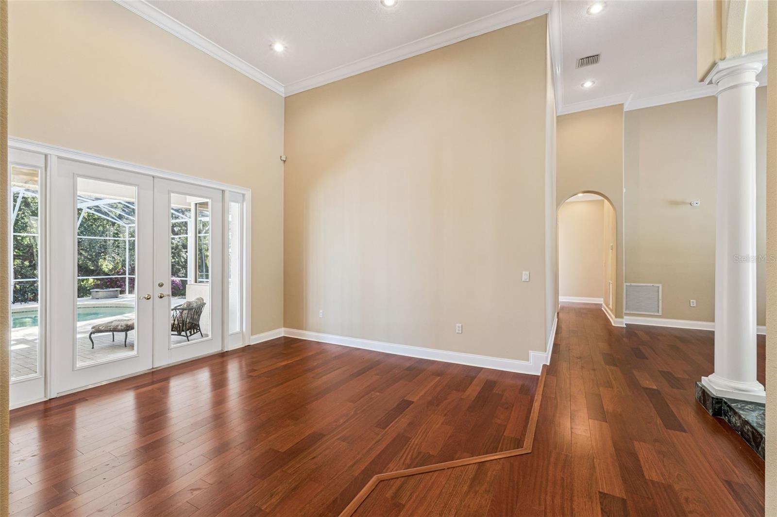 Image 9 of 66 For 5355 Mill Stream Ct