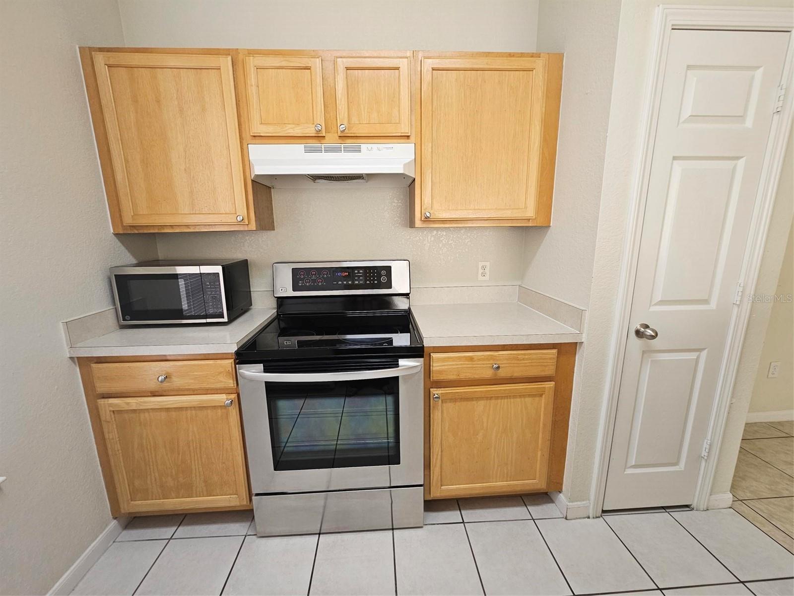 Image 8 of 28 For 9005 Lee Vista Boulevard 1803