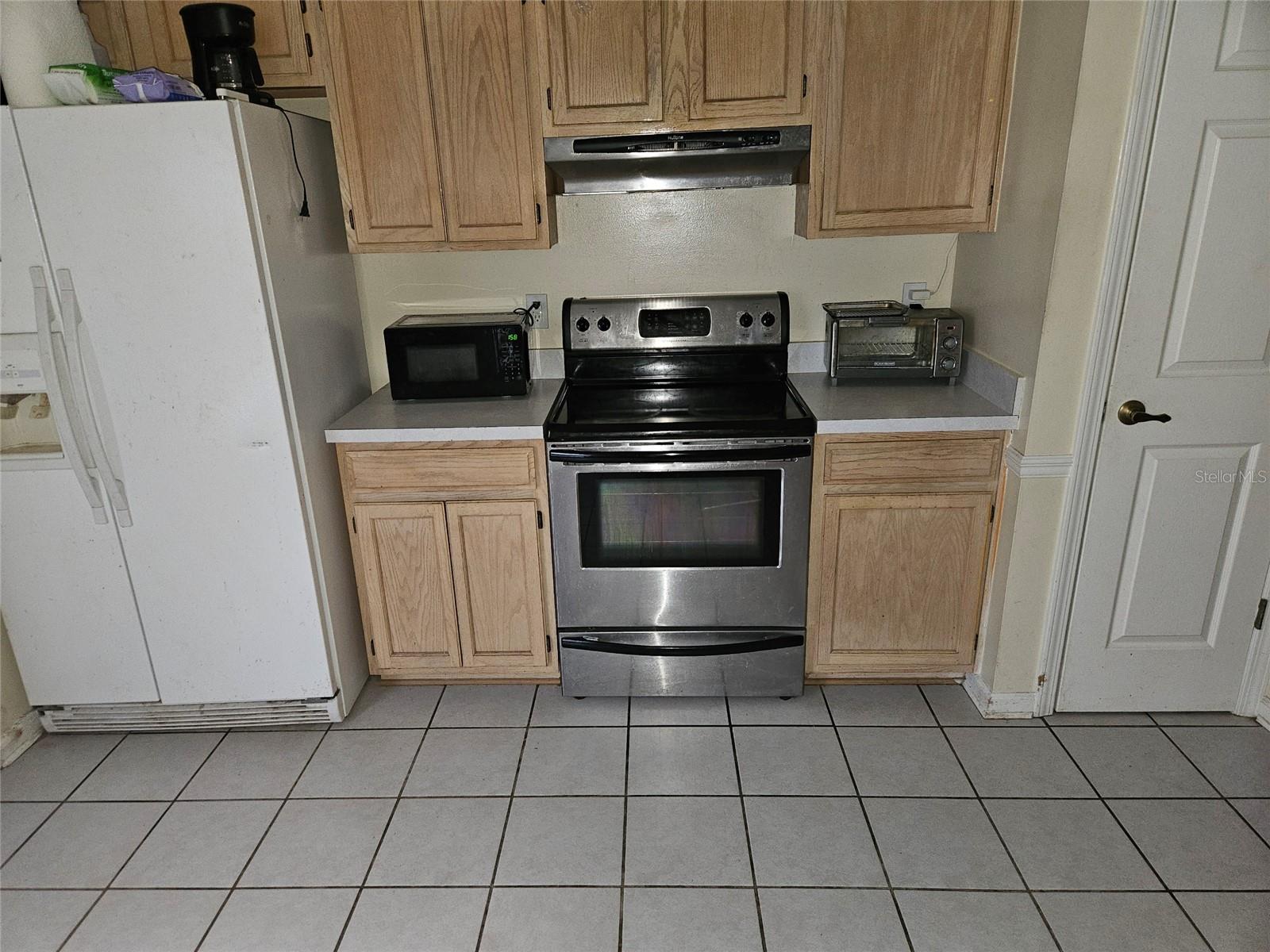 Image 3 of 10 For 8033 Macdougall Drive E