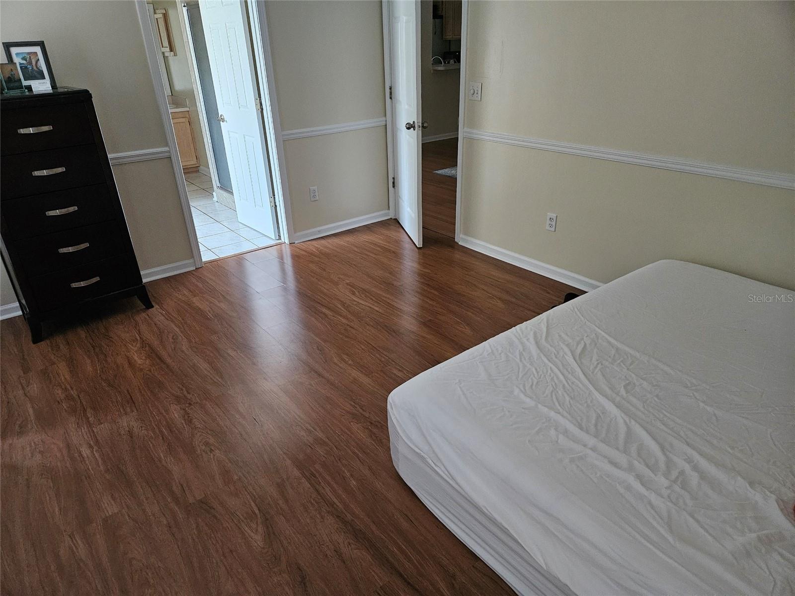 Image 9 of 10 For 8033 Macdougall Drive E