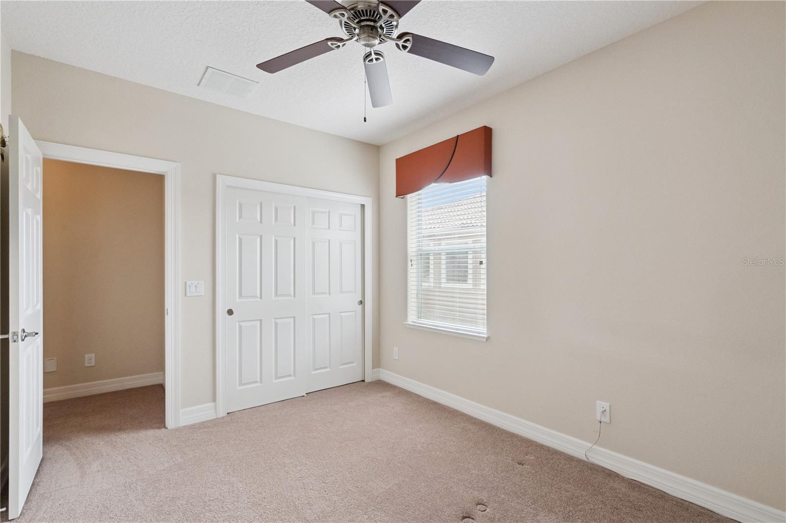 Image 19 of 46 For 136 Drayton Ave