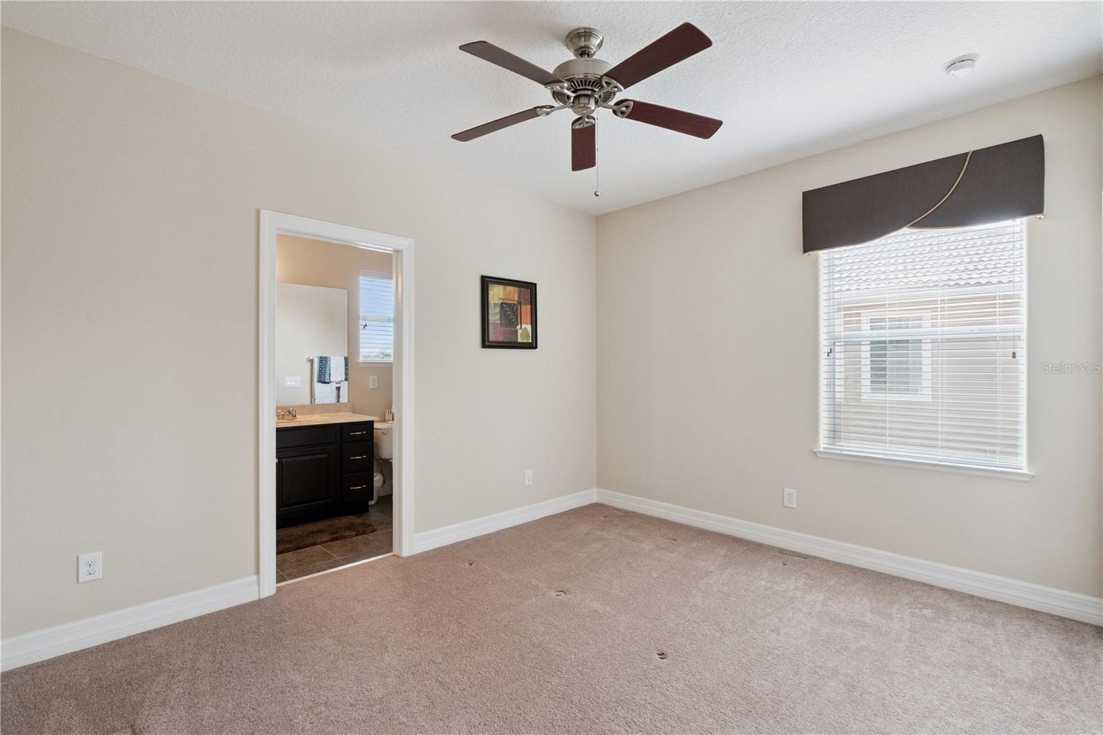 Image 23 of 46 For 136 Drayton Ave