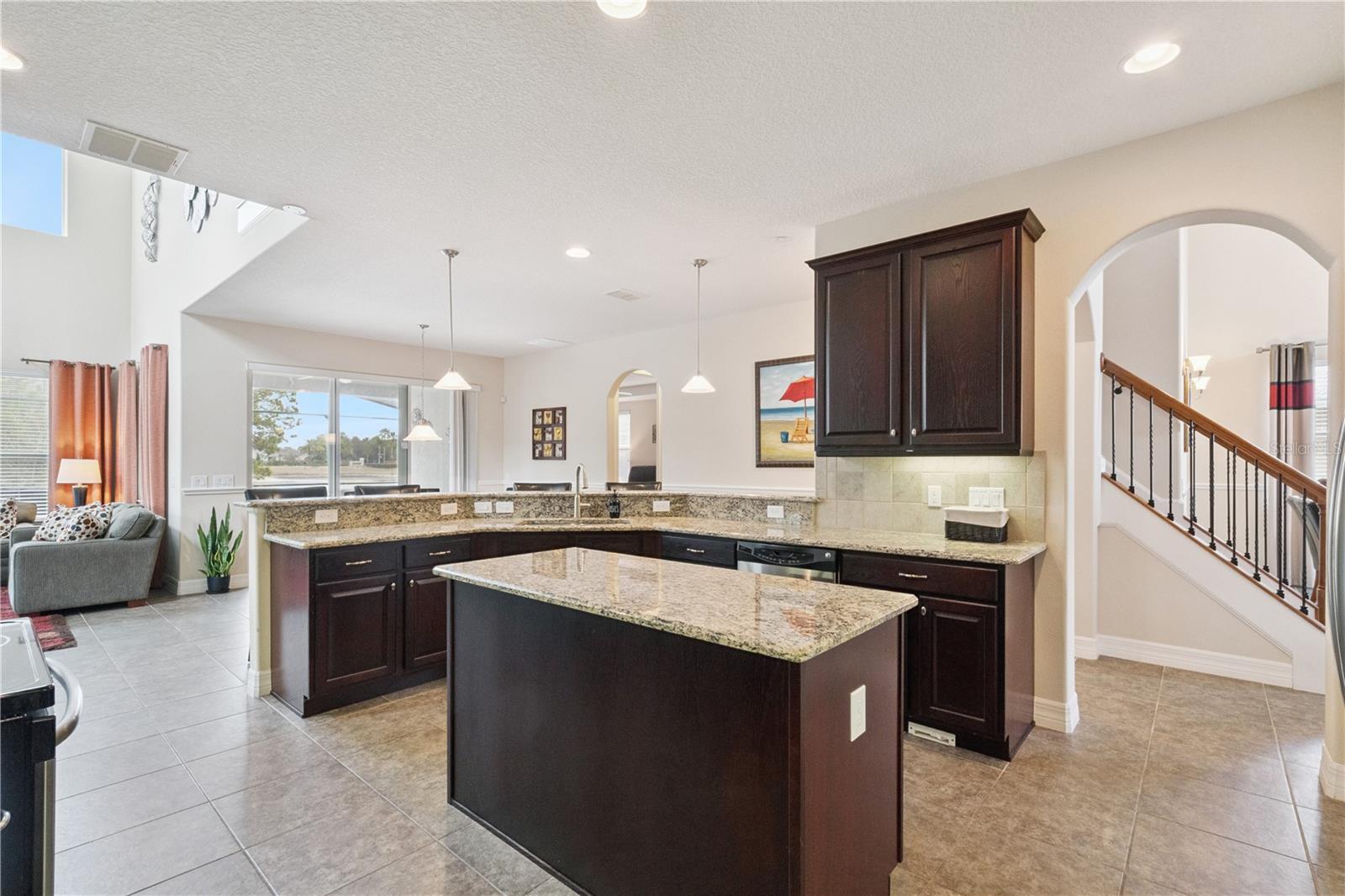 Image 8 of 46 For 136 Drayton Ave