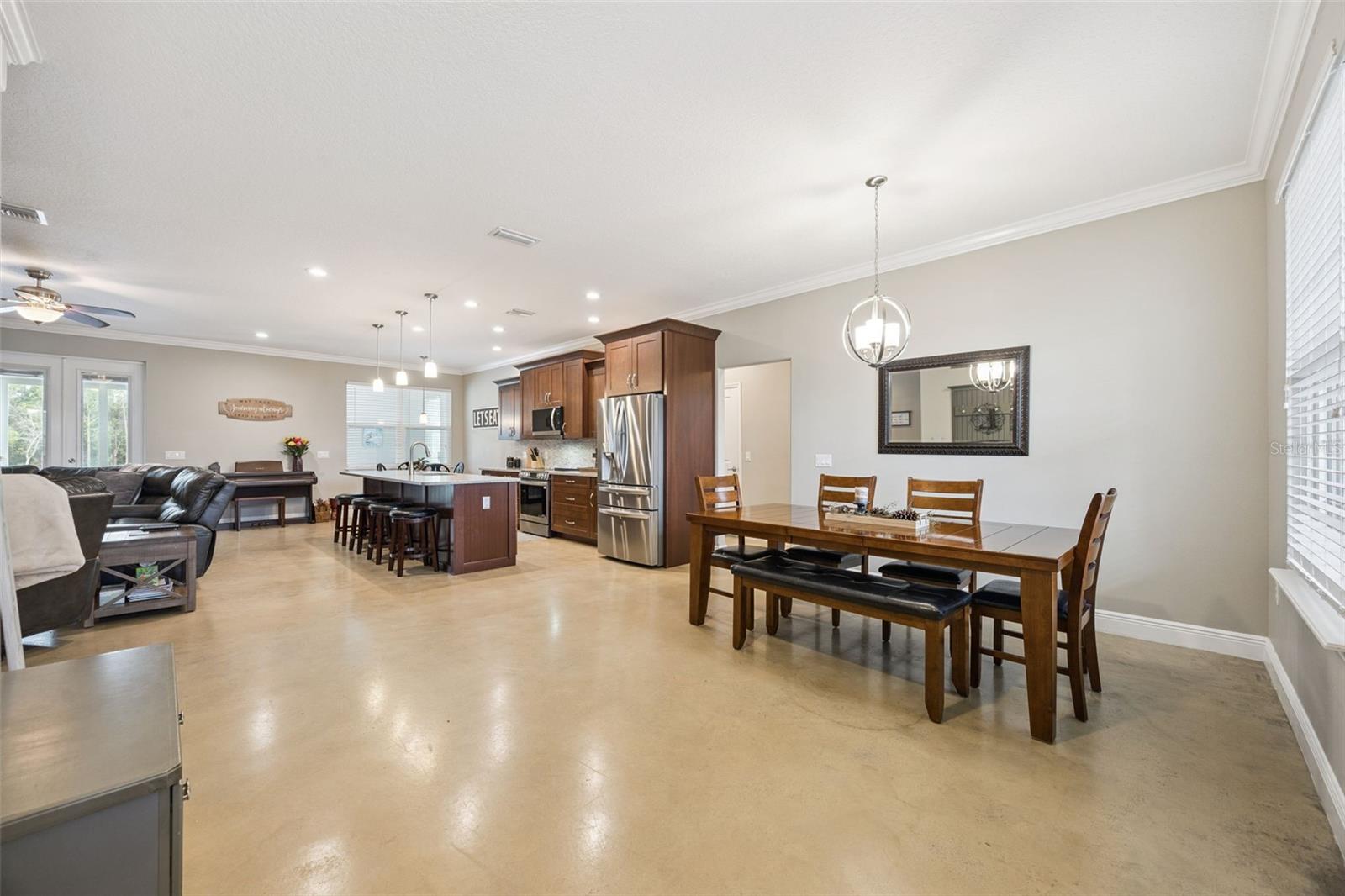 Image 12 of 55 For 2070 Blackfoot Trail